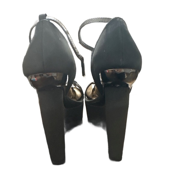 Black and gun metal strappy wedges 
Sz 7.5 - Picture 2 of 5